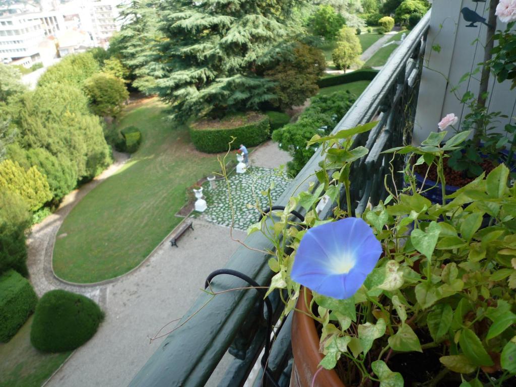 Aux Meubles Du Manoir Aparthotel Aix-les-Bains Exterior foto