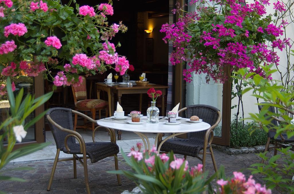 Aux Meubles Du Manoir Aparthotel Aix-les-Bains Exterior foto