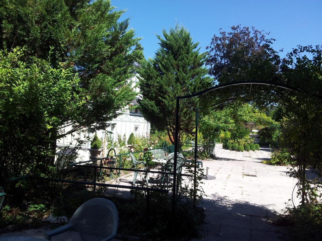 Aux Meubles Du Manoir Aparthotel Aix-les-Bains Exterior foto