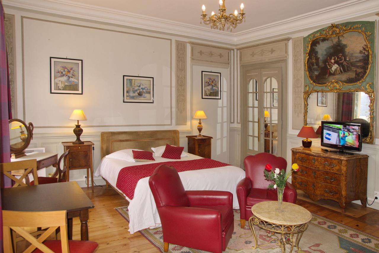 Aux Meubles Du Manoir Aparthotel Aix-les-Bains Exterior foto
